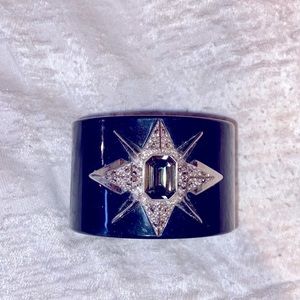 SWAROFSKI CRYSTAL ENAMEL CUFF🖤